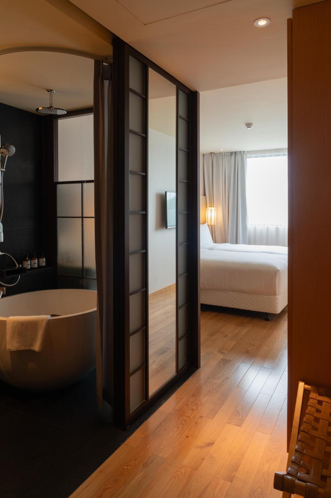 Suzu Saigon - A Boutique Khách sạn 4*